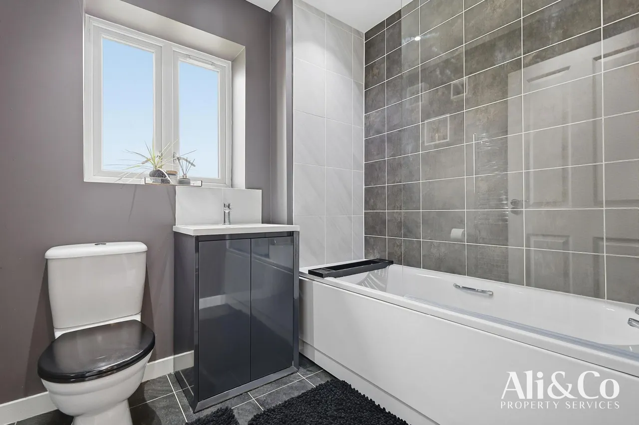 Culverin Avenue, Grays, Essex, RM16 2BF, photo 11