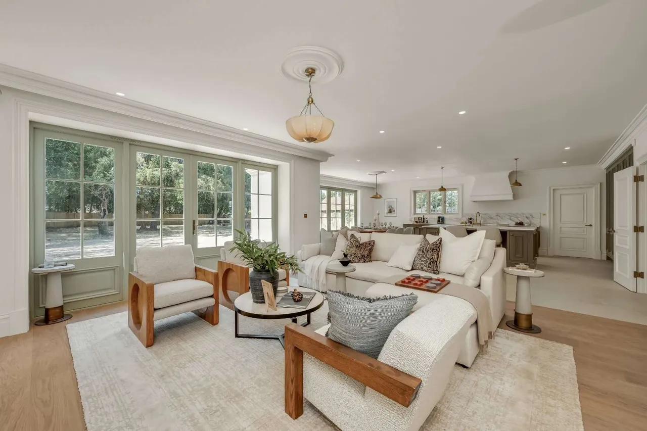 Potters Lane, Send, Woking, Surrey, GU23 7AL, photo 2