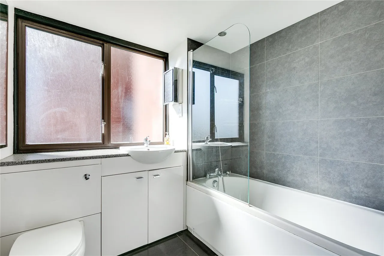 Earls Court Road, Earls Court, SW5, photo 5
