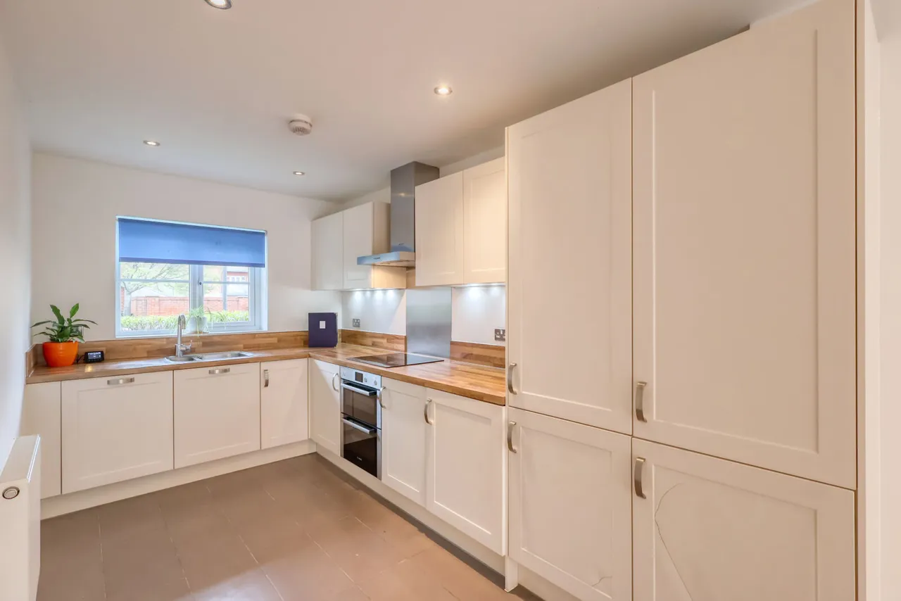 Chequers Avenue, High Wycombe, HP11, photo 5