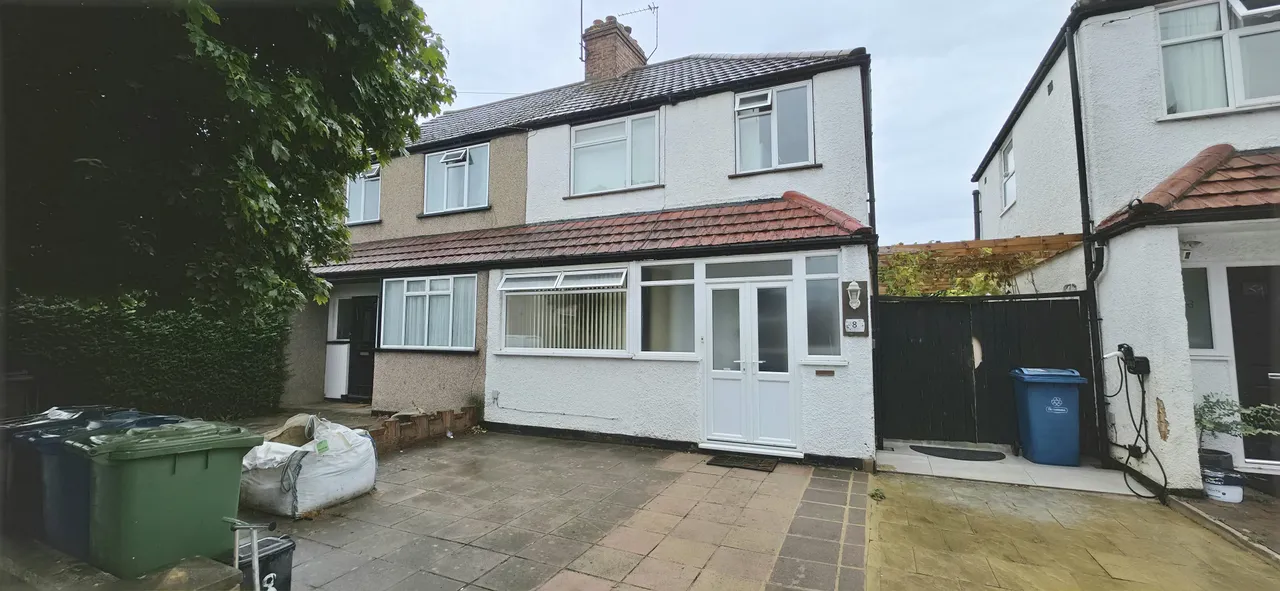 4 bed property to rent — Tudor Gardens, Harrow, HA3
