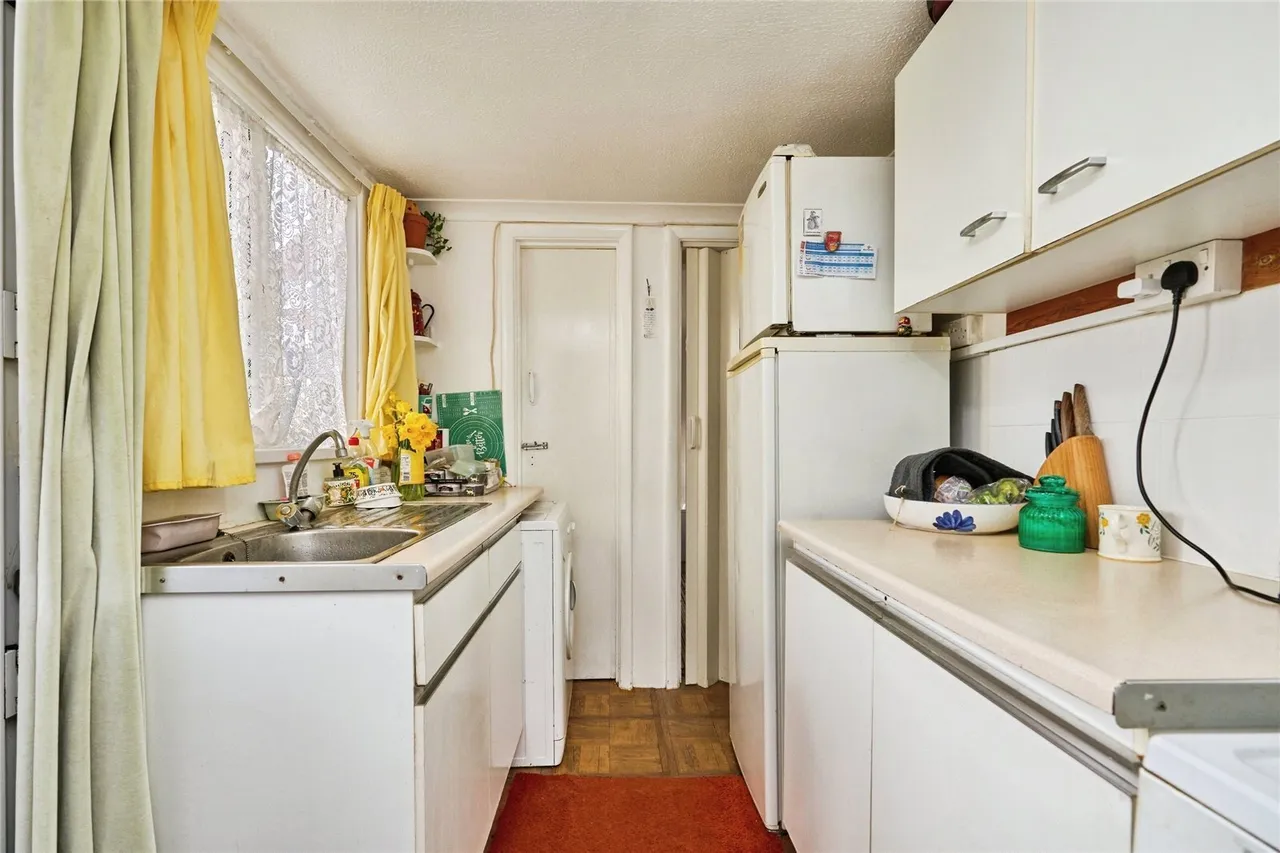 Orchard Road, East Cowes, PO32, photo 7