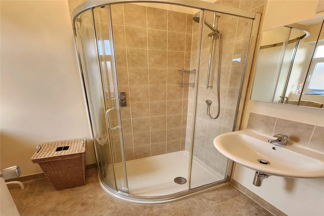 St. Huberts Close, Gerrards Cross Fees Apply, SL9, photo 2
