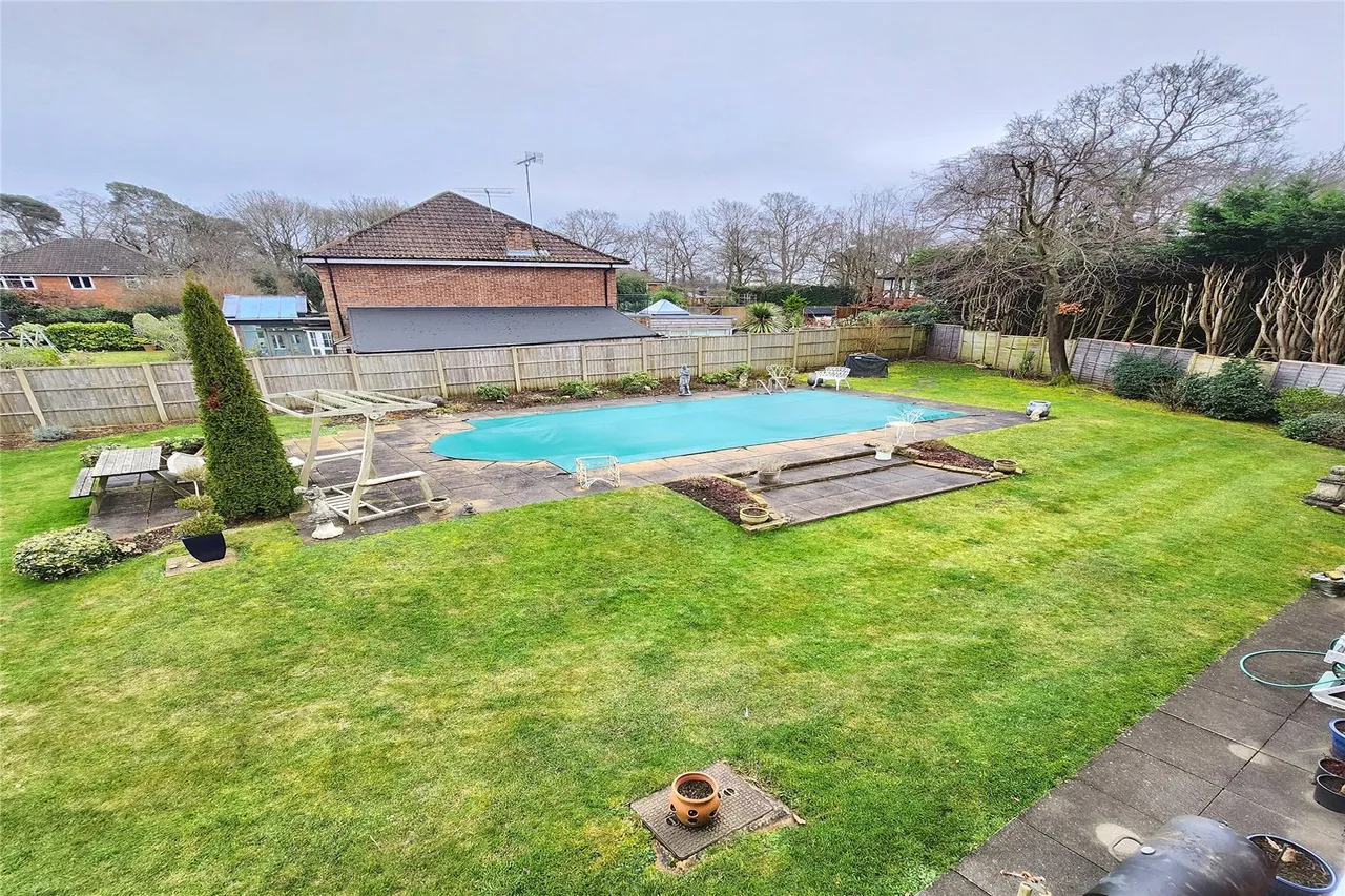 St. Huberts Close, Gerrards Cross Fees Apply, SL9, photo 3