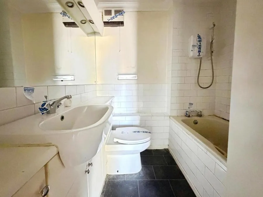 Knowles Close, Yiewsley, UB7, photo 4