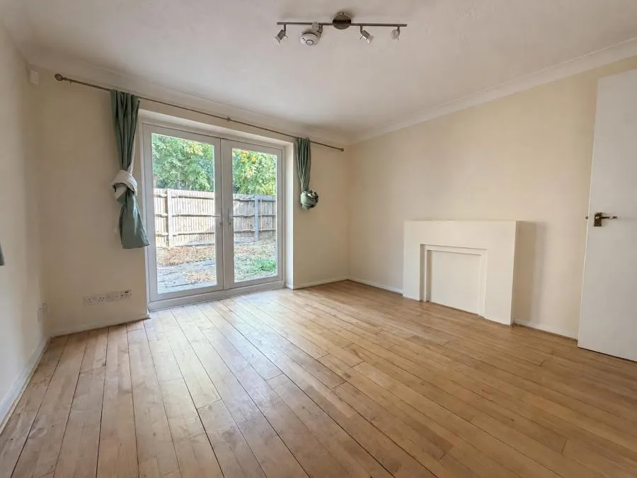 Knowles Close, Yiewsley, UB7, photo 3