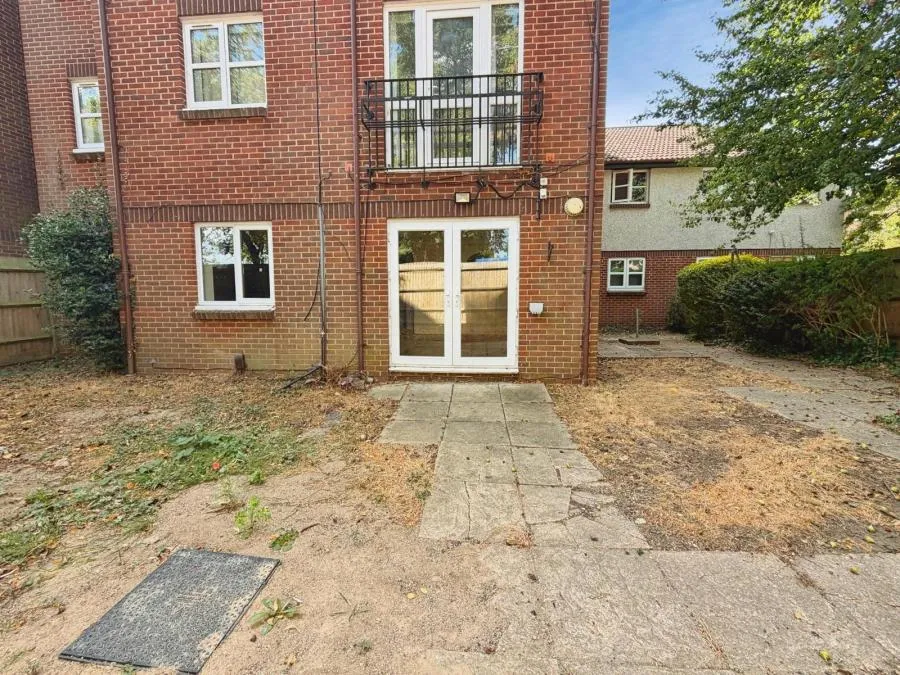 Knowles Close, Yiewsley, UB7, photo 11