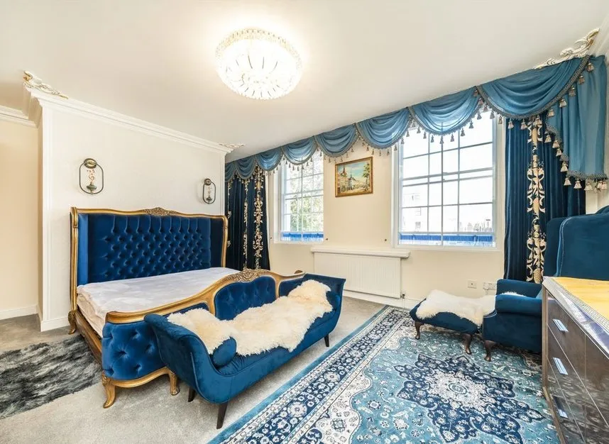 Clapham High Street, London, SW4, photo 6