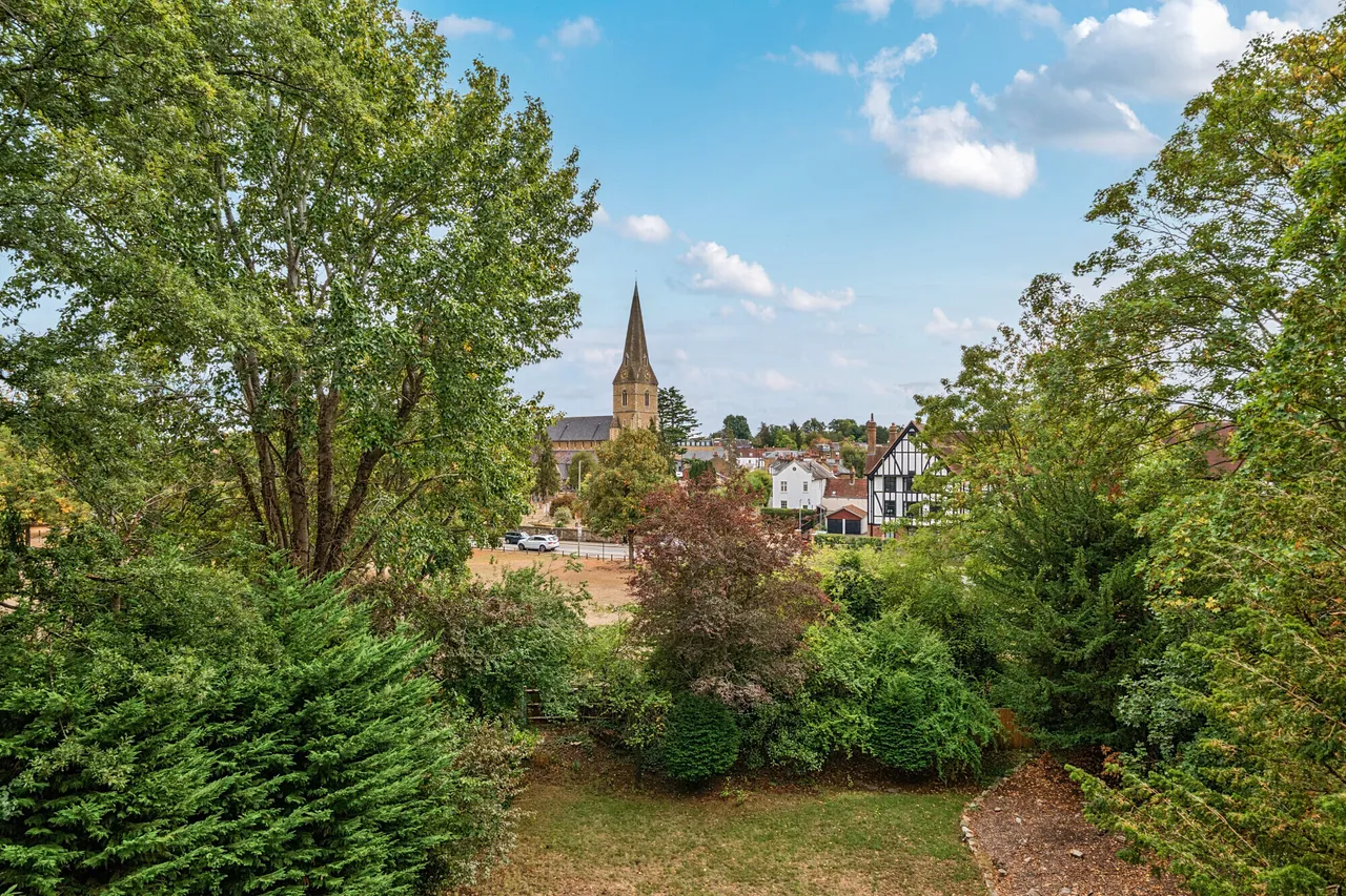 Esher Place Avenue, Esher, KT10, photo 14