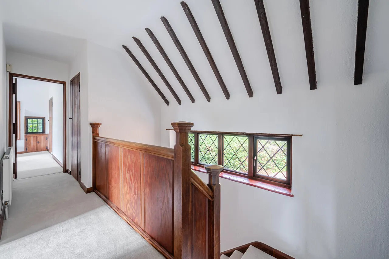 Esher Place Avenue, Esher, KT10, photo 7