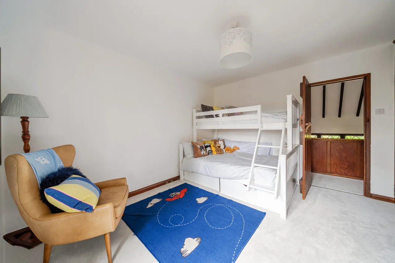 Esher Place Avenue, Esher, KT10, photo 10
