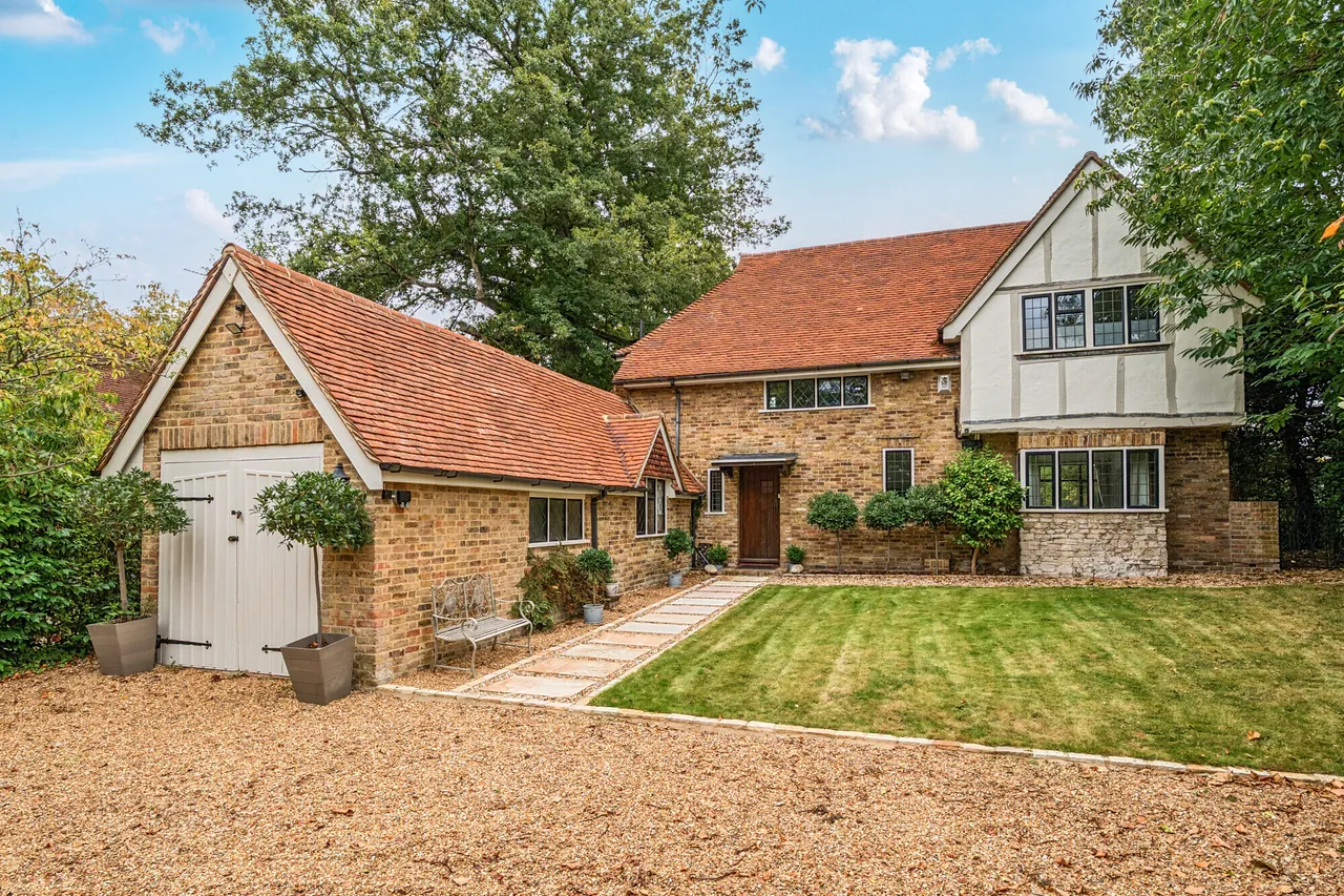 4 bed house for sale, Esher Place Avenue, Esher, KT10