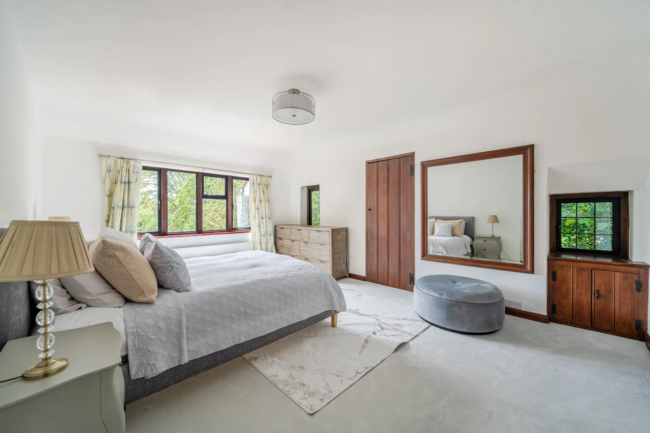 Esher Place Avenue, Esher, KT10, photo 8
