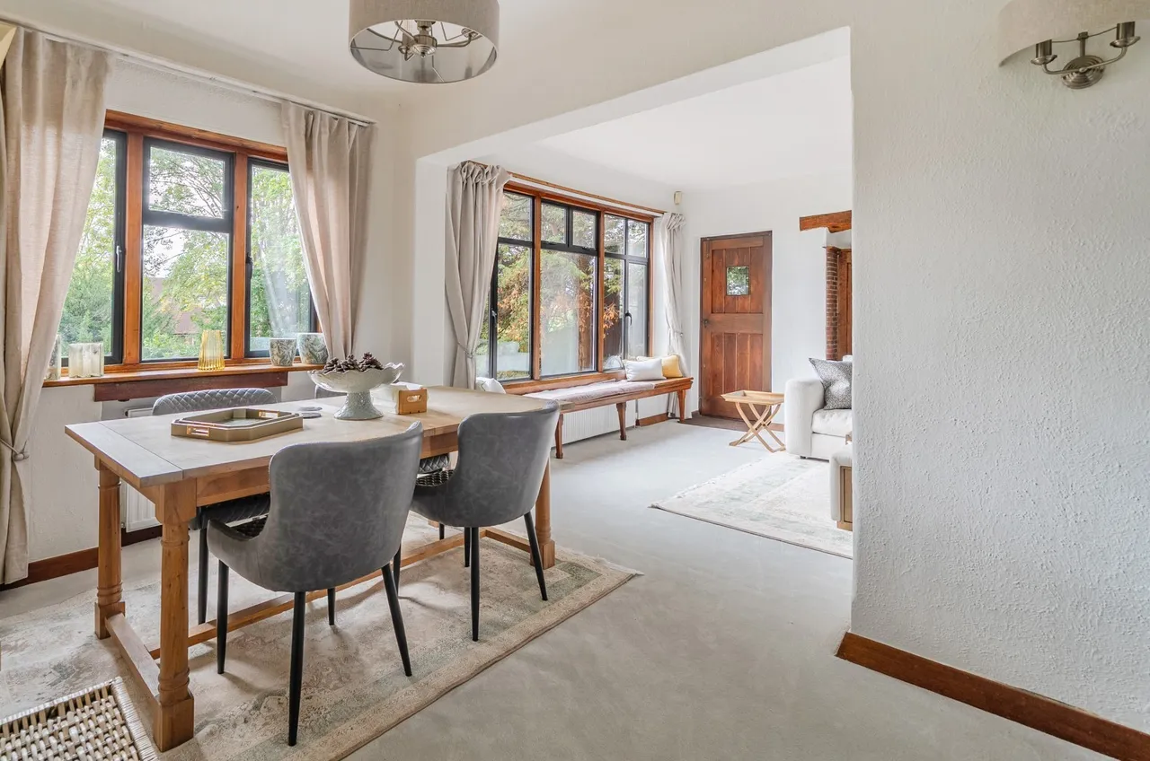 Esher Place Avenue, Esher, KT10, photo 5