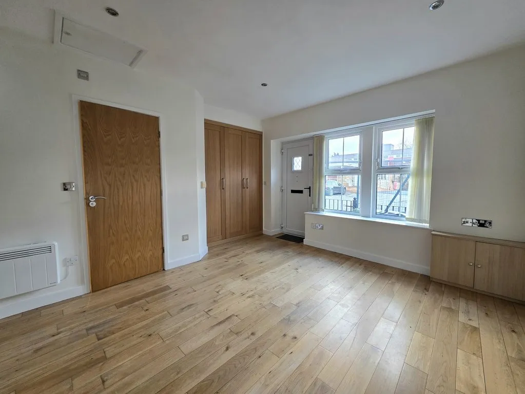 Westgate, Cleckheaton BD19 5ET, photo 4