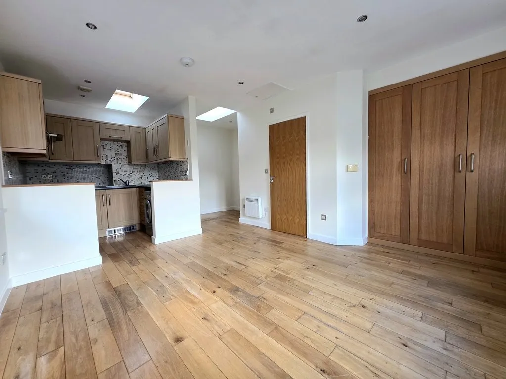 Westgate, Cleckheaton BD19 5ET, photo 5
