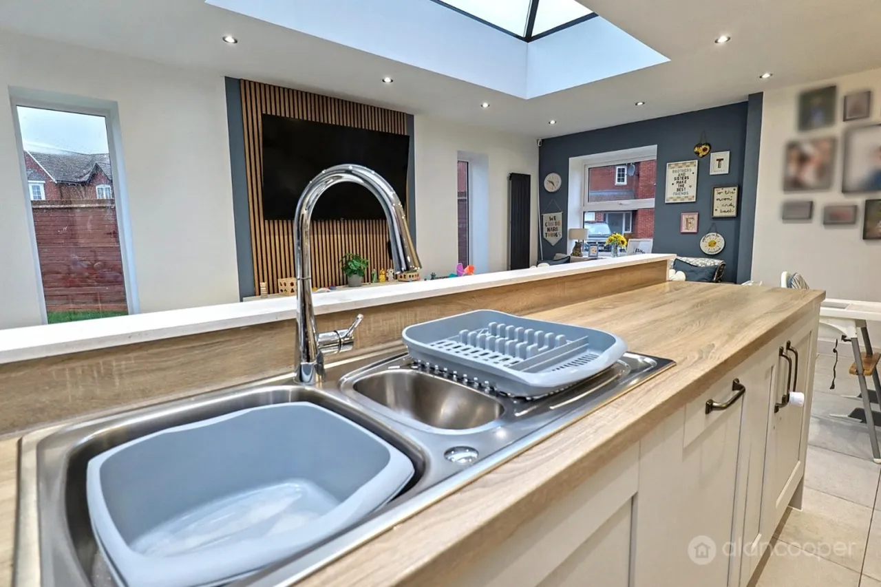 Millington Drive, Royal Park, CV11, photo 12