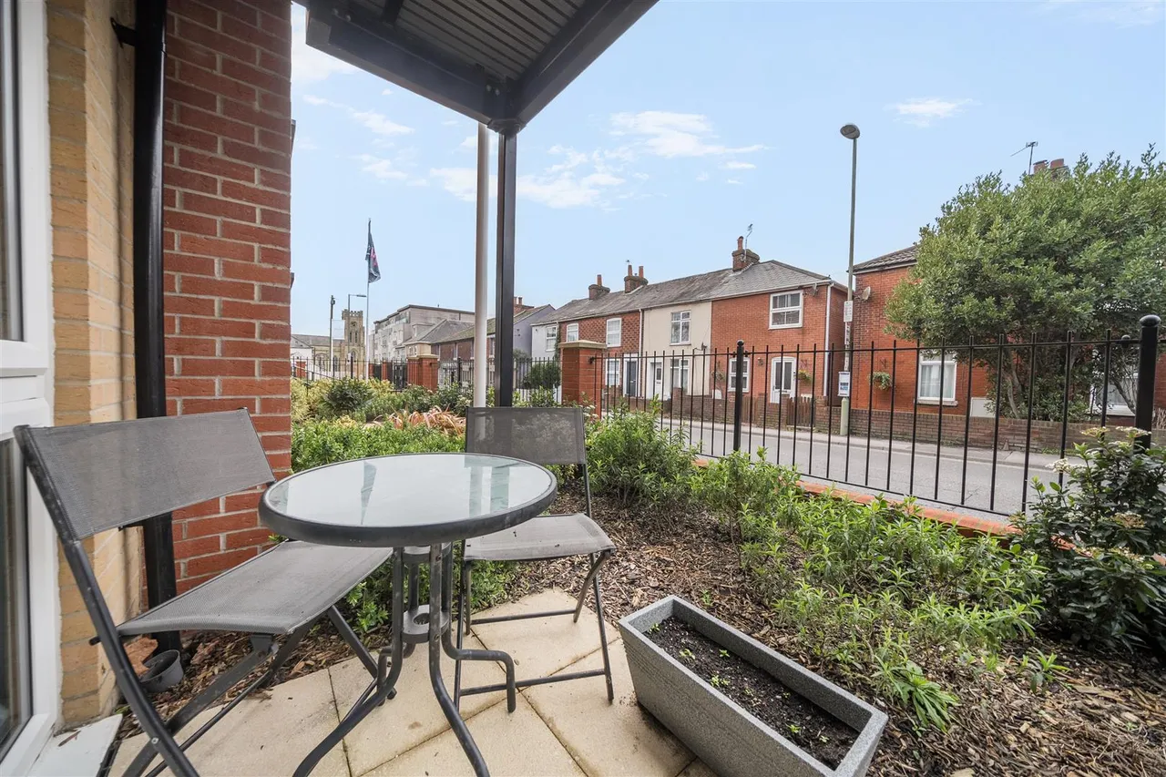 Trinity Street, Fareham, PO16, photo 9