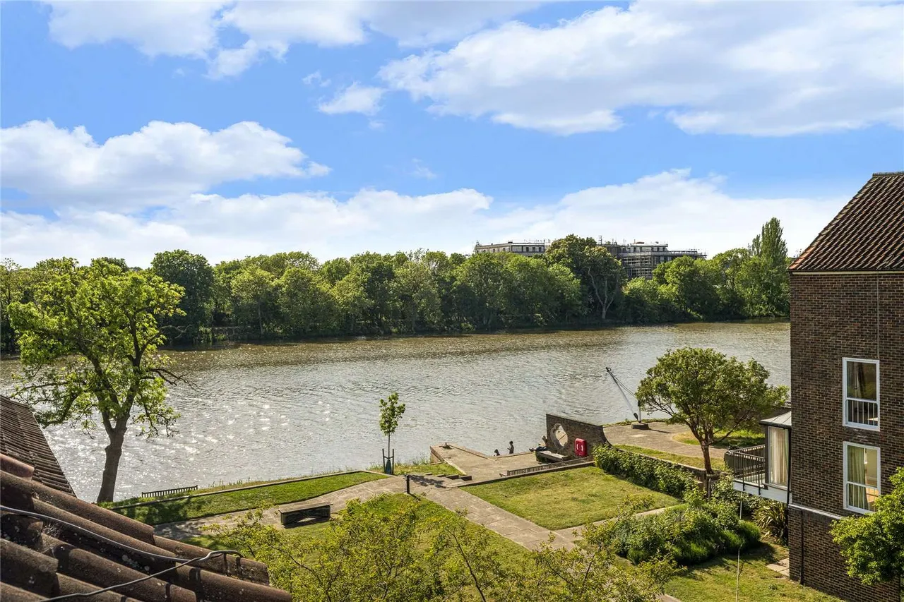 3 bed house for sale — Chiswick Staithe, Hartington Road, London, W4 3TP