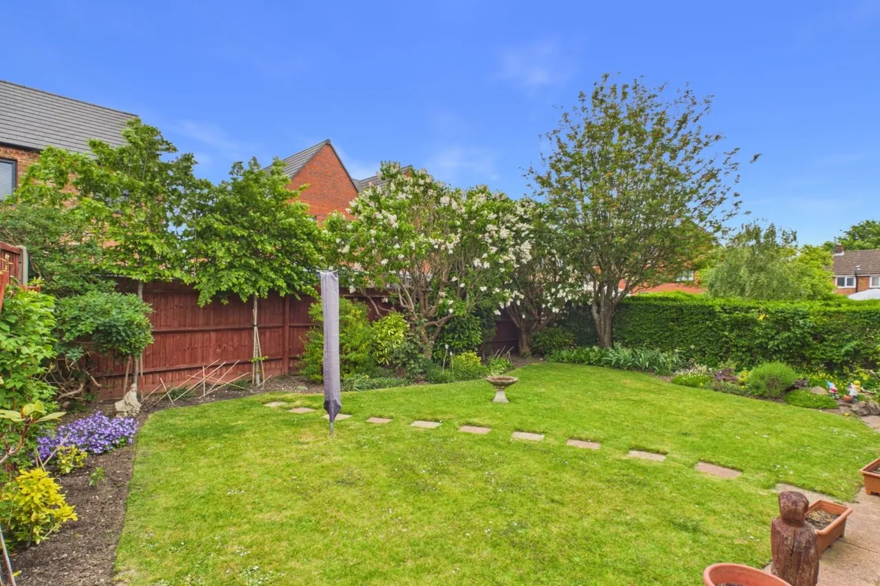 Yew Street, Houghton Regis, LU5, photo 14