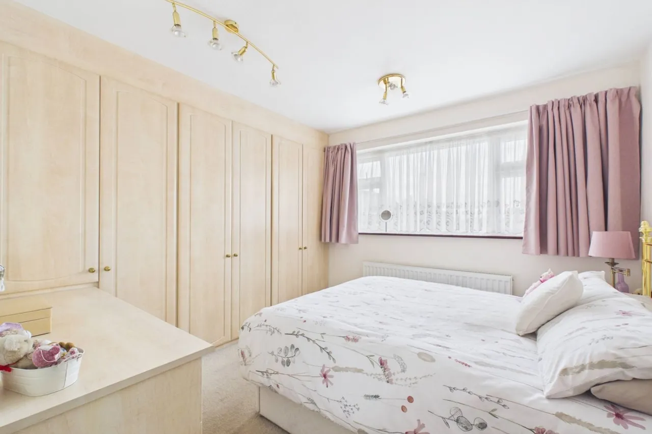 Yew Street, Houghton Regis, LU5, photo 9