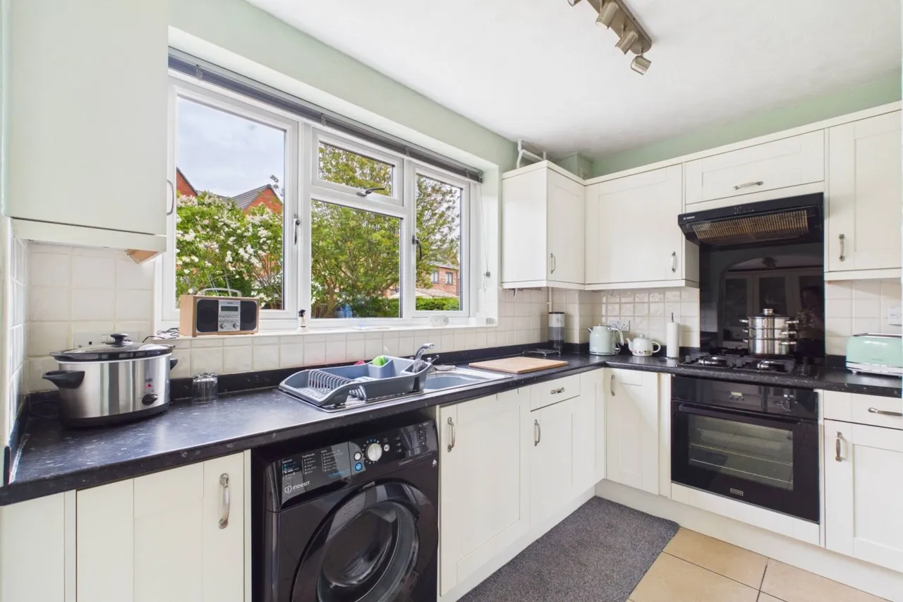 Yew Street, Houghton Regis, LU5, photo 6