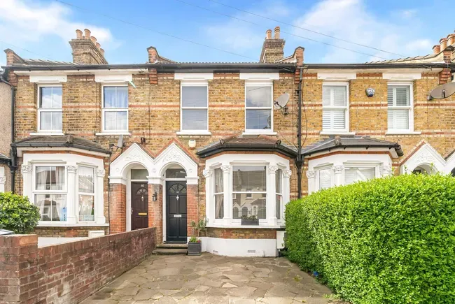 2 bed property for sale — Walpole Road, London, E18