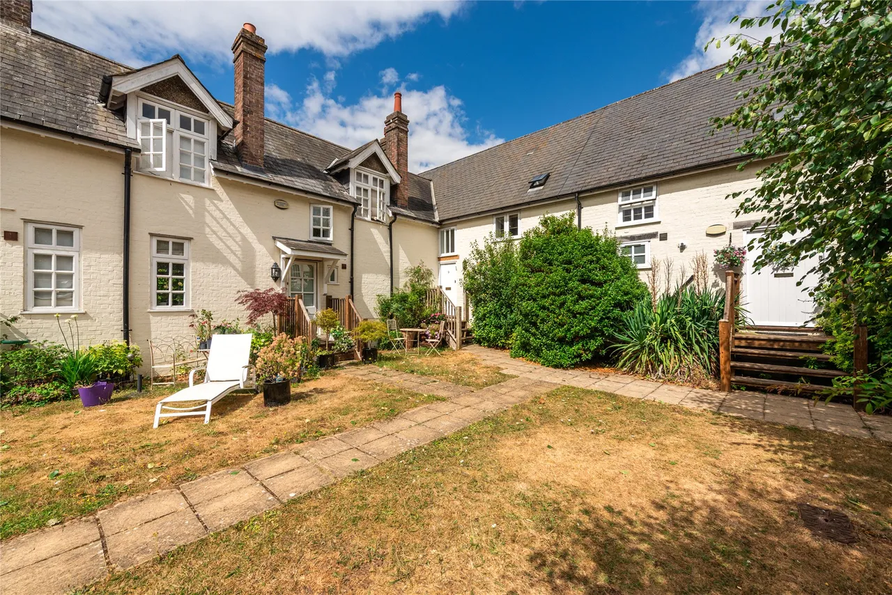 Home Farm Court, Putteridge Park, LU2, photo 2