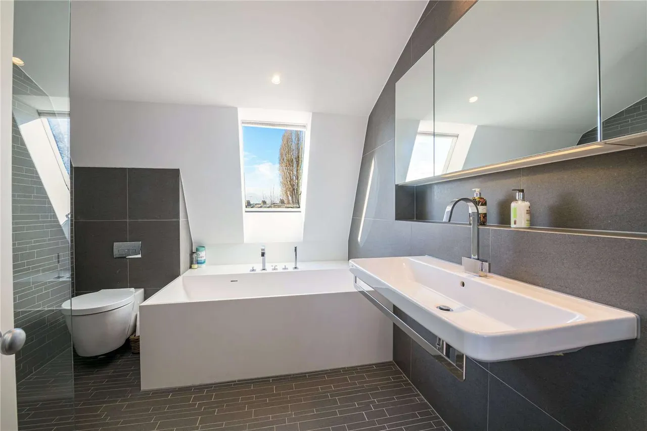 Embankment, Putney, London, SW15 1LB, photo 11