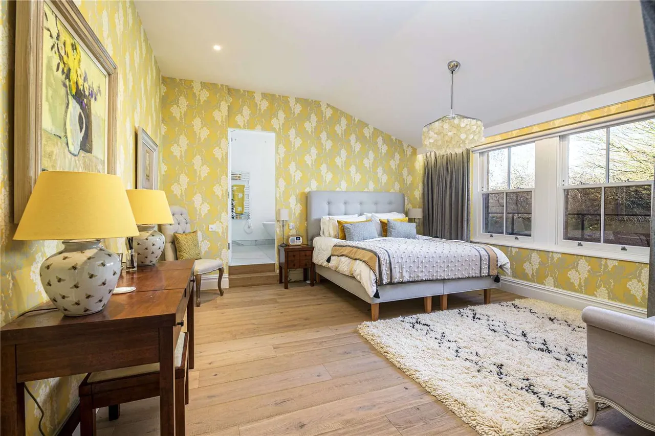 Embankment, Putney, London, SW15 1LB, photo 8