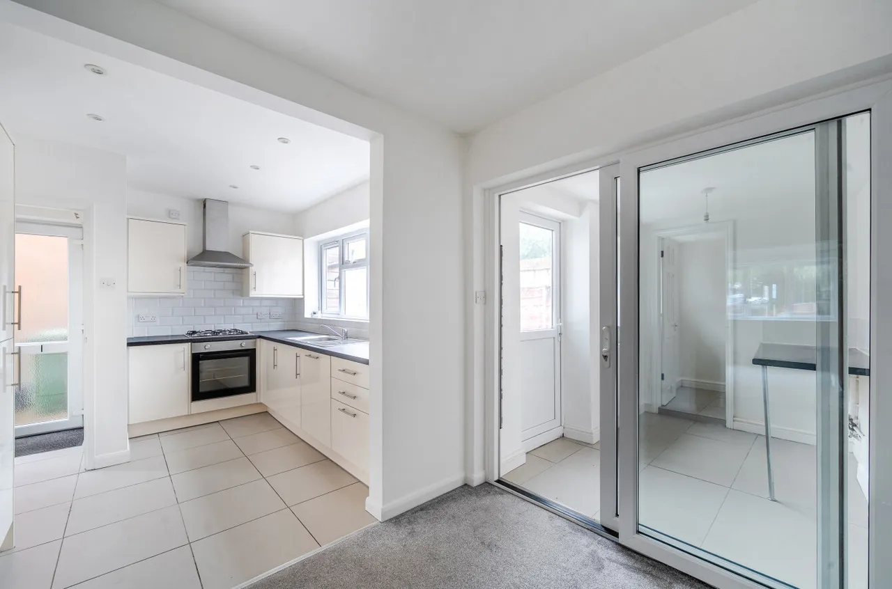 Lower New Road, West End, SO30, photo 5