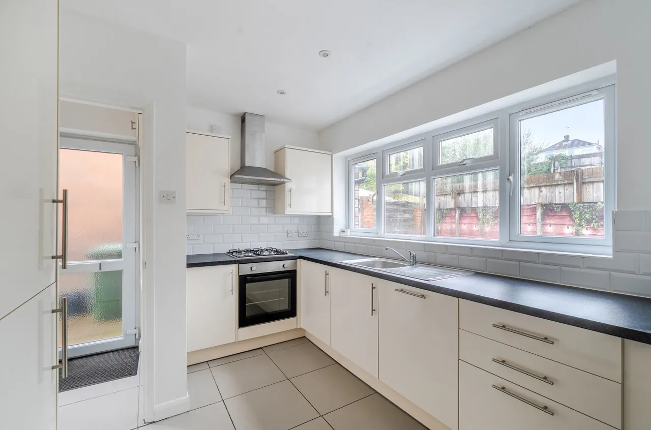 Lower New Road, West End, SO30, photo 2