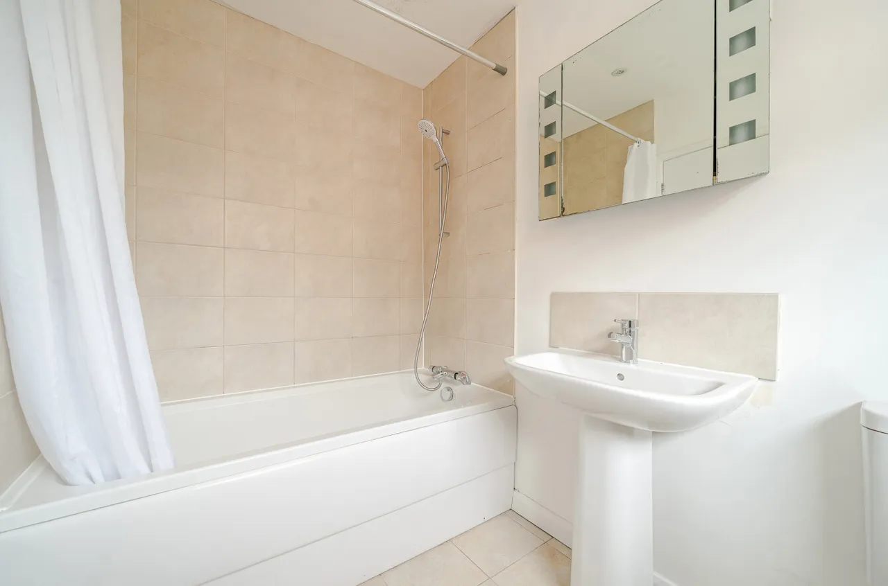 Lower New Road, West End, SO30, photo 9