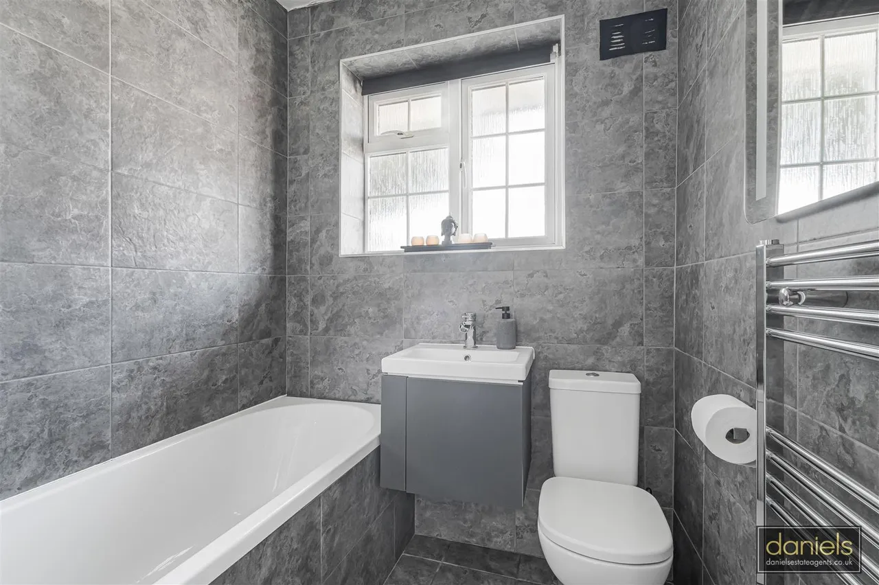 Maybank Avenue, Wembley, HA0, photo 4