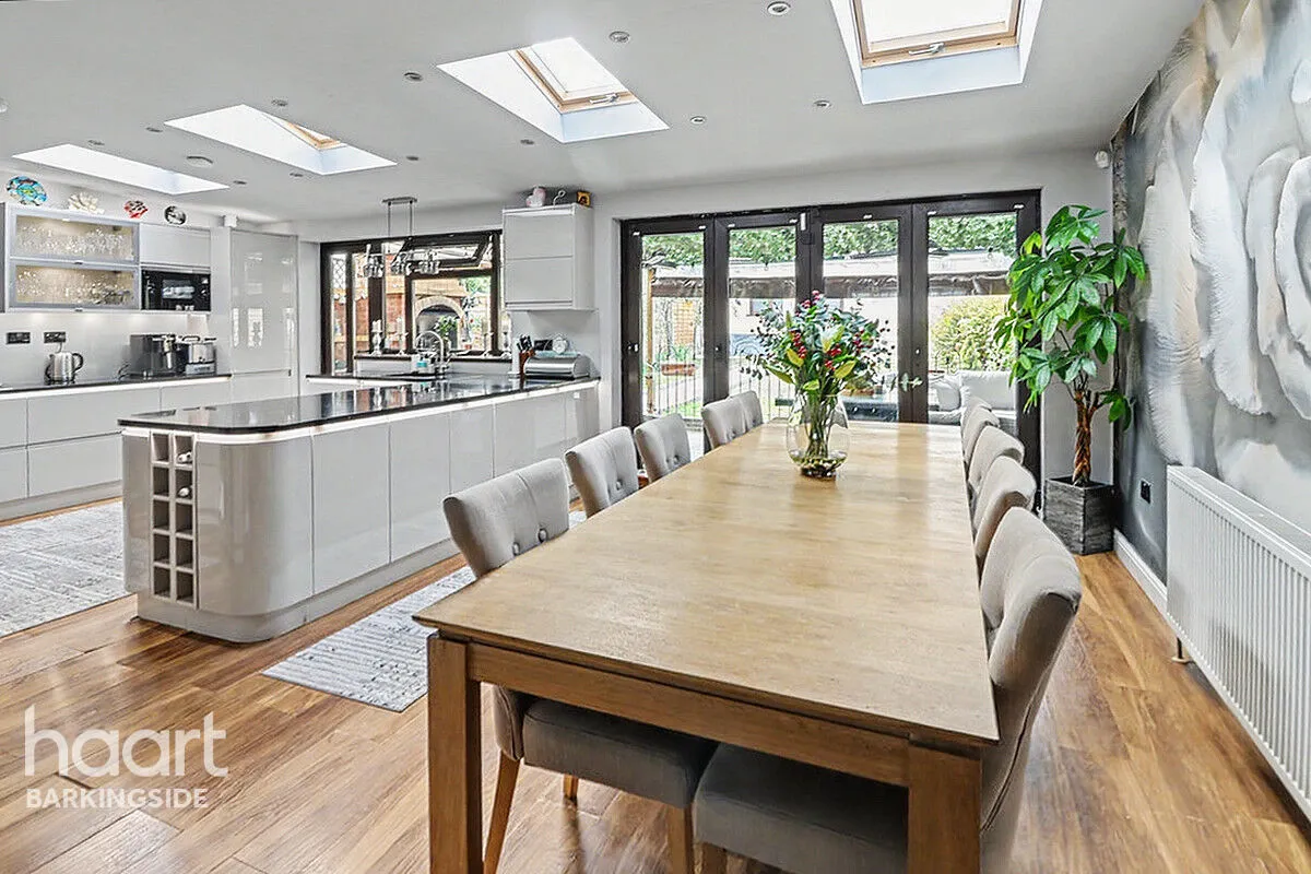 Wensleydale Avenue, Clayhall, IG5, photo 7