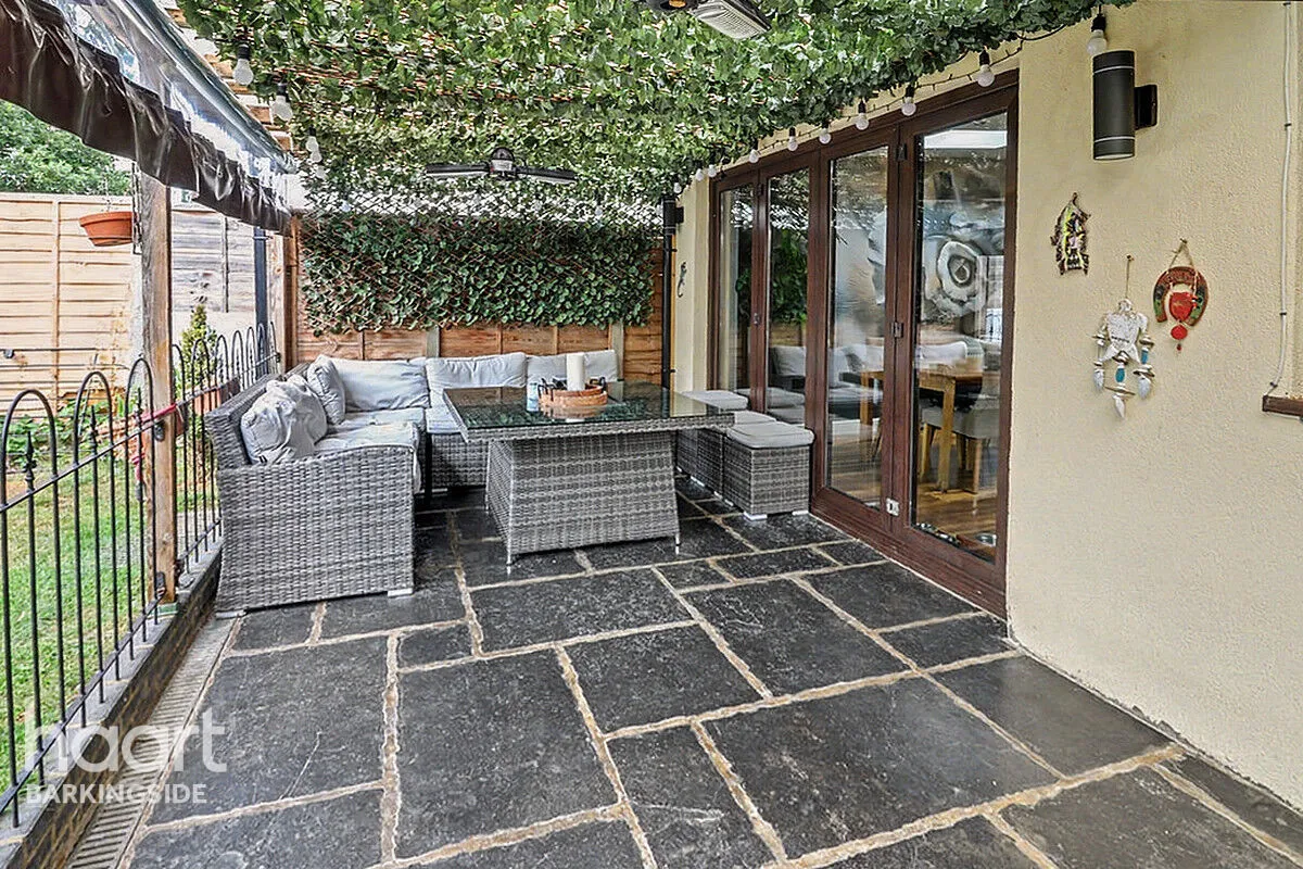 Wensleydale Avenue, Clayhall, IG5, photo 26