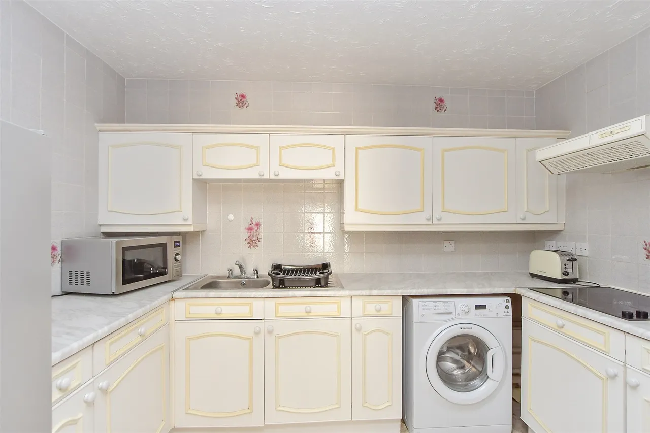 Barkers Court, Sittingbourne, ME10, photo 2