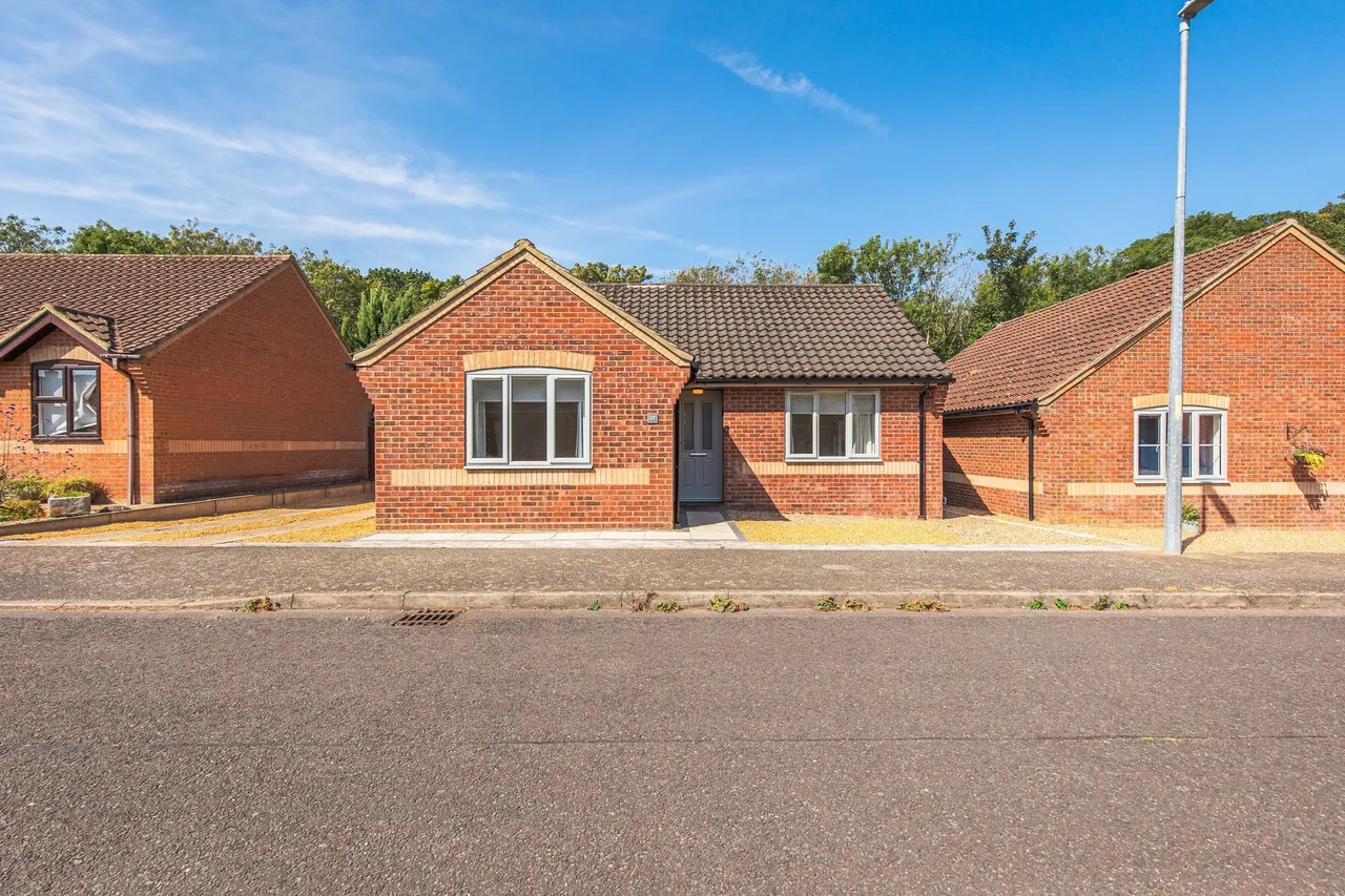 Detached Fully Renovated Bungalow in, photo 12