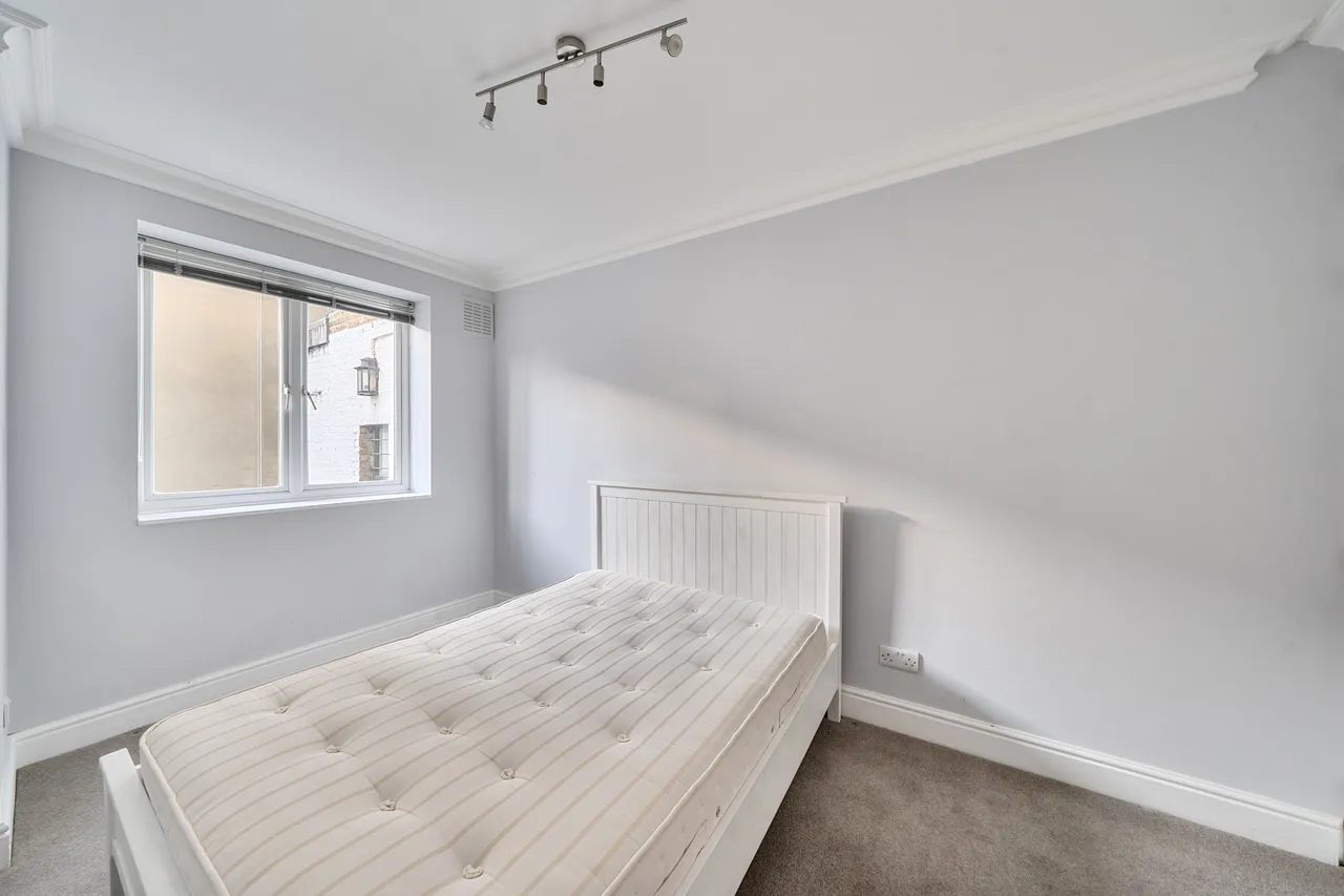 1 bed flat for sale — 2 Heaton House, 216-224 Fulham Road, London