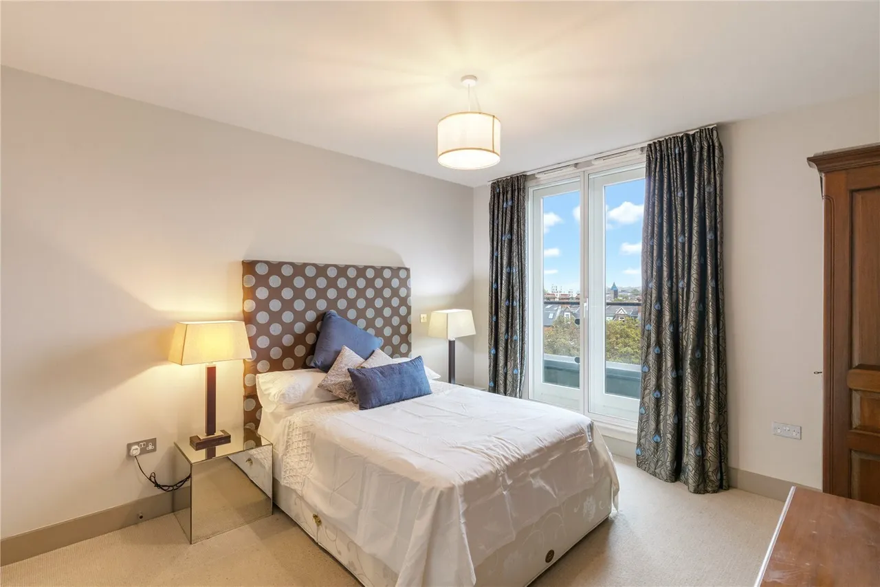 Clapham Road, London, SW9, photo 4