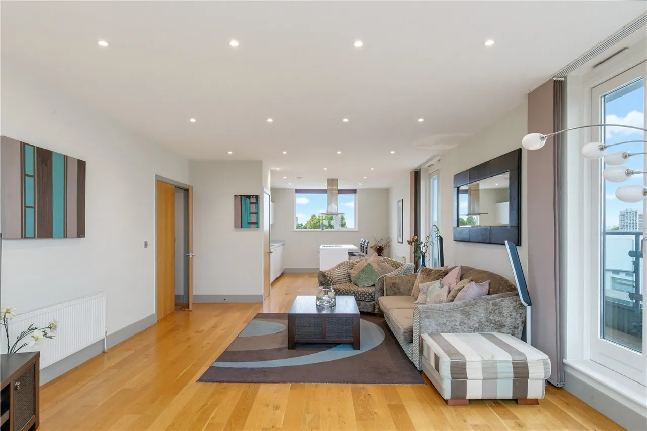 Clapham Road, London, SW9, photo 18