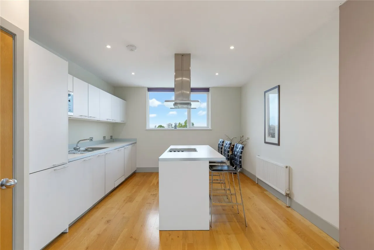 Clapham Road, London, SW9, photo 24