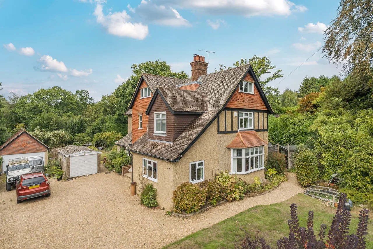 5 bed property for sale, Beech Road, Haslemere, GU27