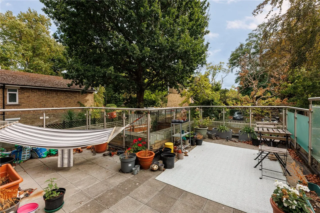 2 bed flat for sale — Upper Richmond Road, London, SW15