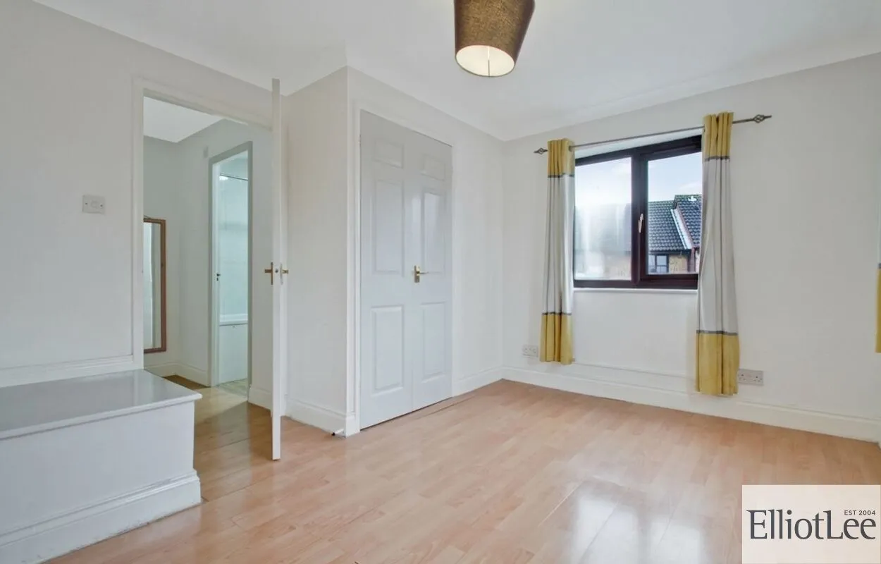 Greenacre Close, Northolt, UB5, photo 8