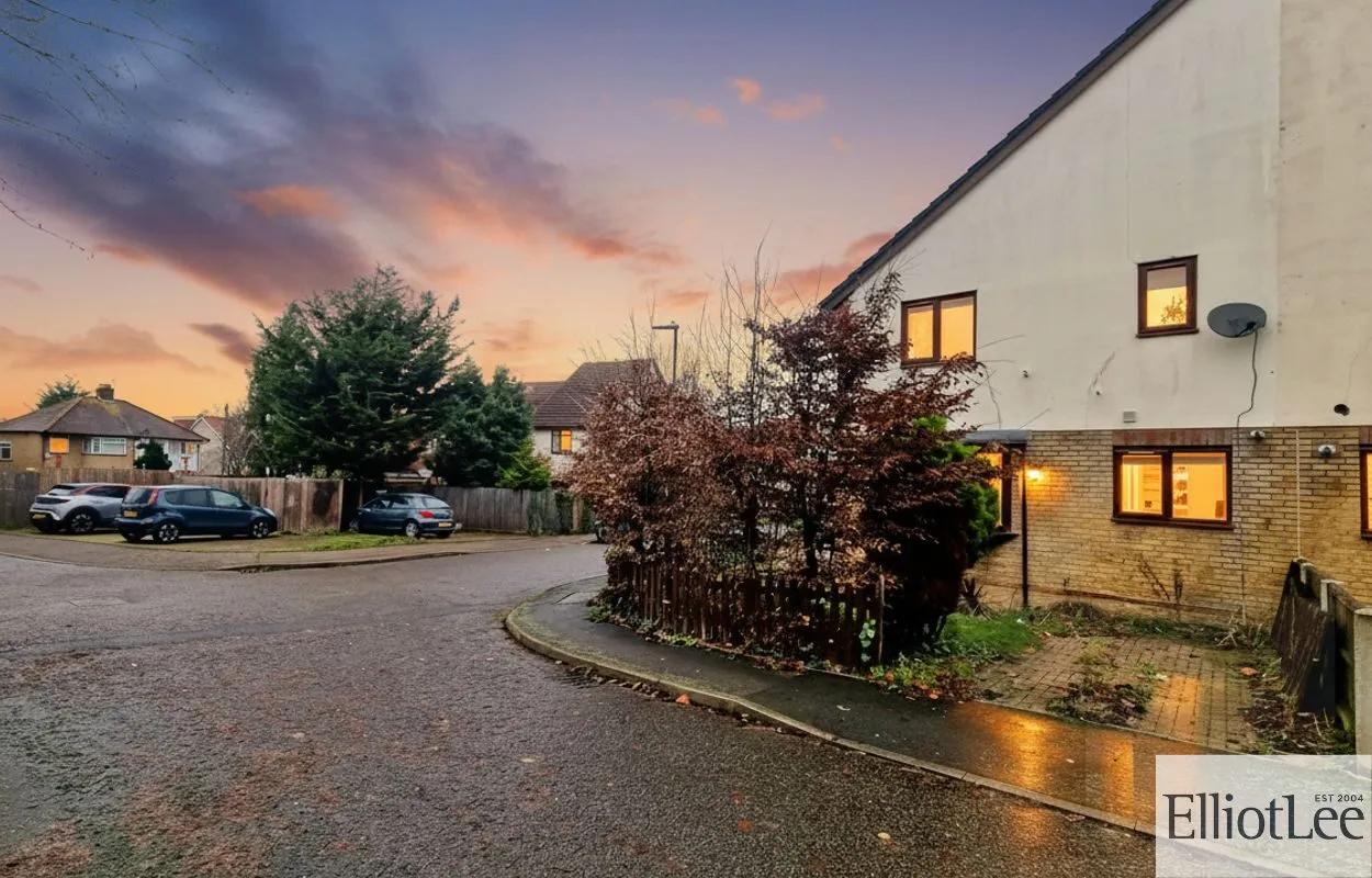 Greenacre Close, Northolt, UB5, photo 10