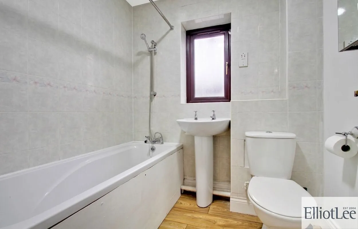 Greenacre Close, Northolt, UB5, photo 9
