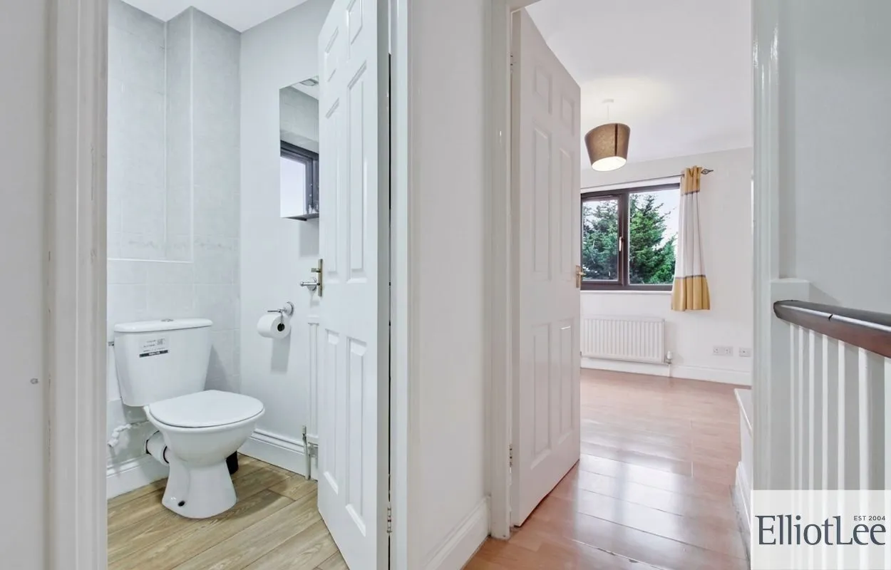 Greenacre Close, Northolt, UB5, photo 6