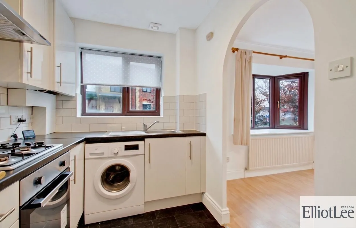 Greenacre Close, Northolt, UB5, photo 4