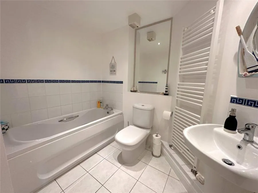 Dominica Court, Eastbourne, BN23, photo 10